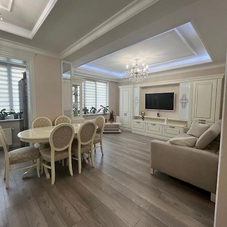 Apartament In The Center Of تشيسيناو المظهر الخارجي الصورة
