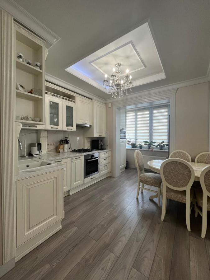 Apartament In The Center Of تشيسيناو المظهر الخارجي الصورة